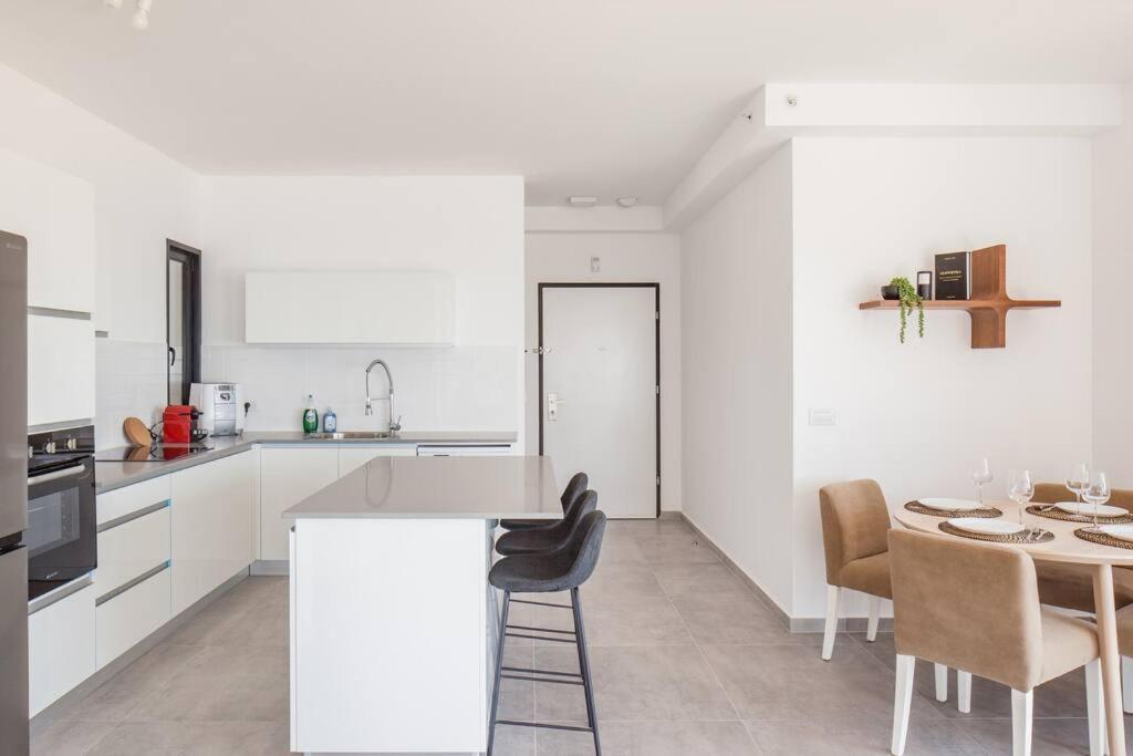 O&O Group- Magical 4Br Apt With Panoramic Sea View Bat Yam Extérieur photo